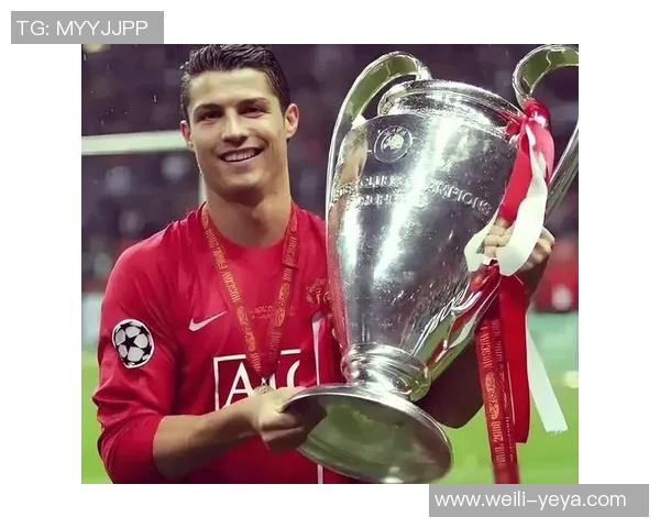 世界上最矮足球明星的成长历程与球场传奇背后的坚持与努力 世界上最矮足球明星的成长历程与球场传奇背后的坚持与努力