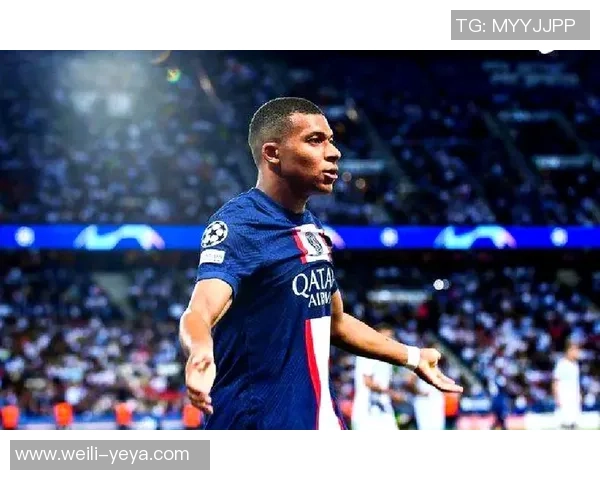 全球足球巨星与太太们的幸福生活大揭秘他们的爱与陪伴如何成就职业巅峰 全球足球巨星与太太们的幸福生活大揭秘他们的爱与陪伴如何成就职业巅峰